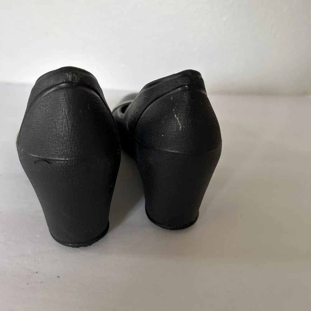 Crocs Wedge Womens Heels‎ Black Croslite Patent Detail Sandals Cap Toe Comfort 7